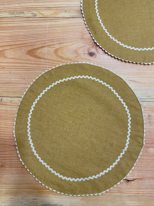 Halo Table Mat Olive