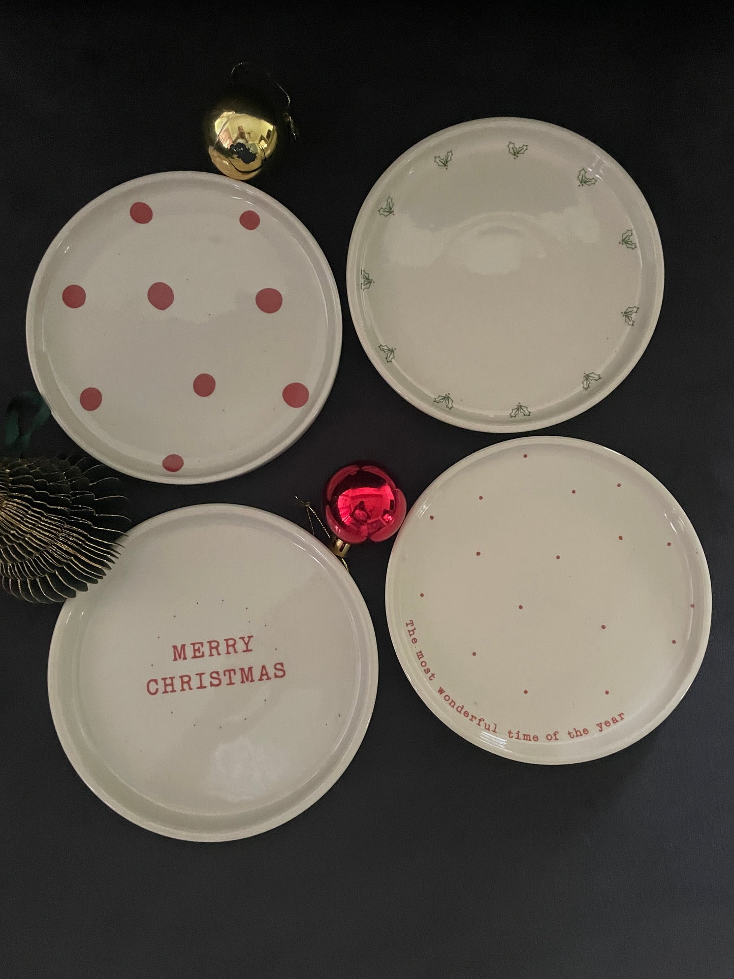 Christmas Plates - Set of 4